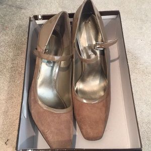 Bandolino suede Heels